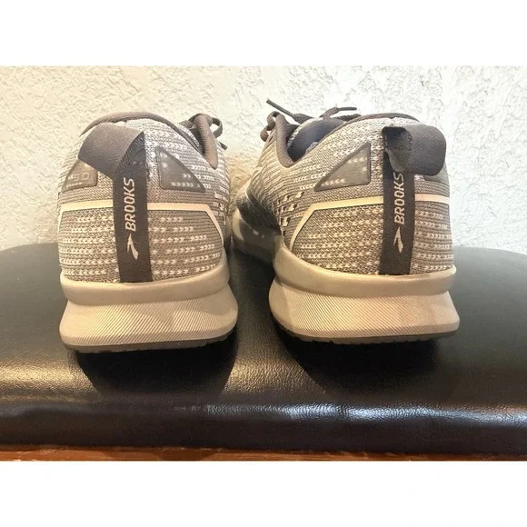 Brooks Levitate 5 Grey White Energize Neutral Running Shoes Mens 9 1203571B026 - Picture 8 of 10